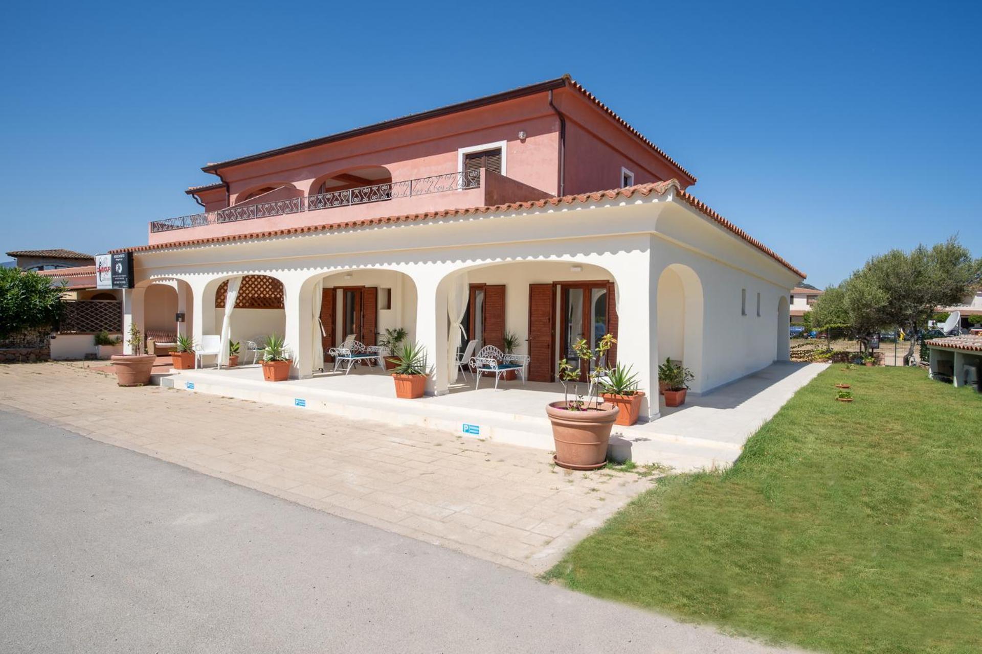 Ambra Holiday Rooms - Rooms & Beach San Teodoro  Exteriör bild