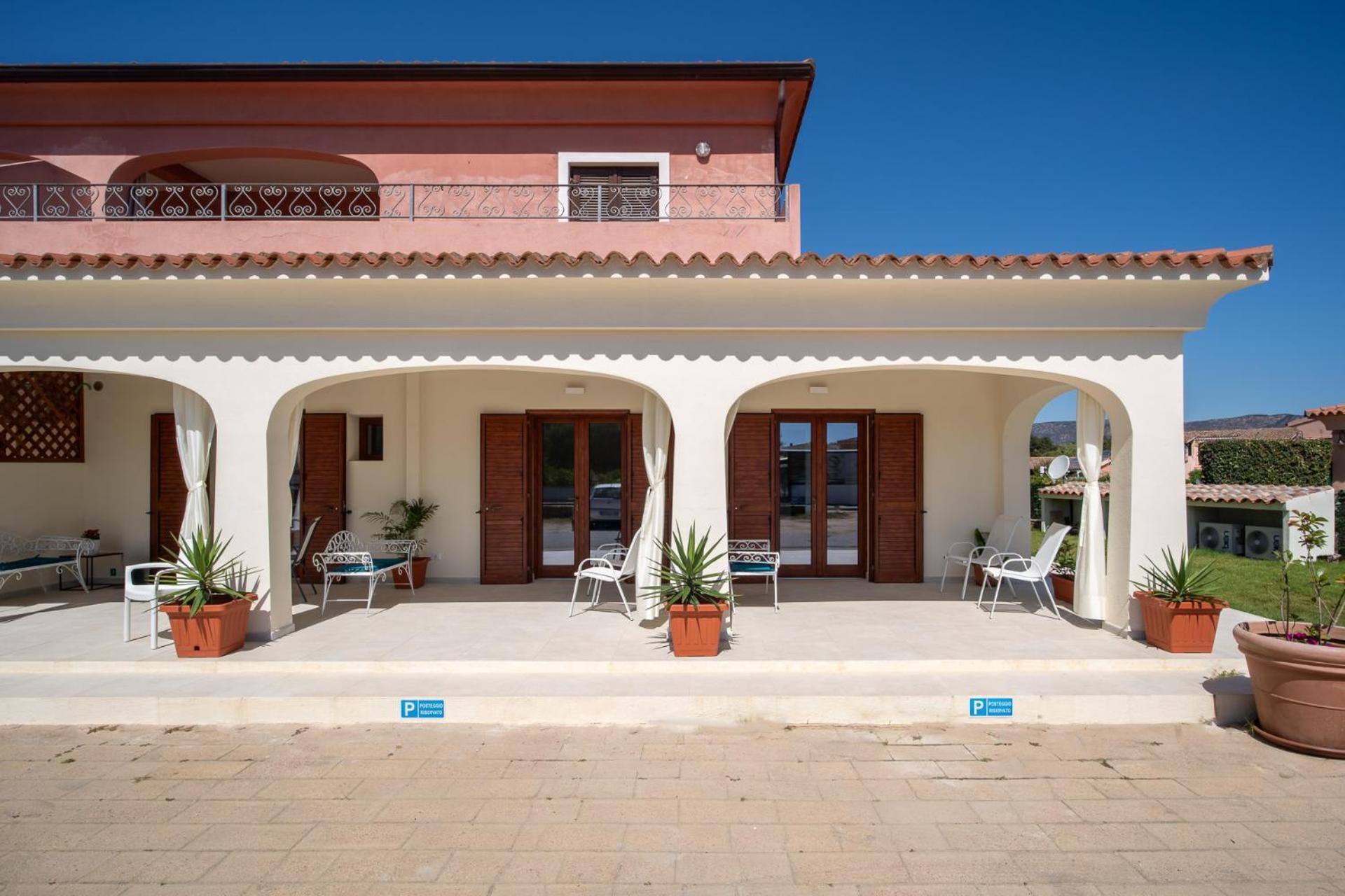 Ambra Holiday Rooms - Rooms & Beach San Teodoro  Exteriör bild