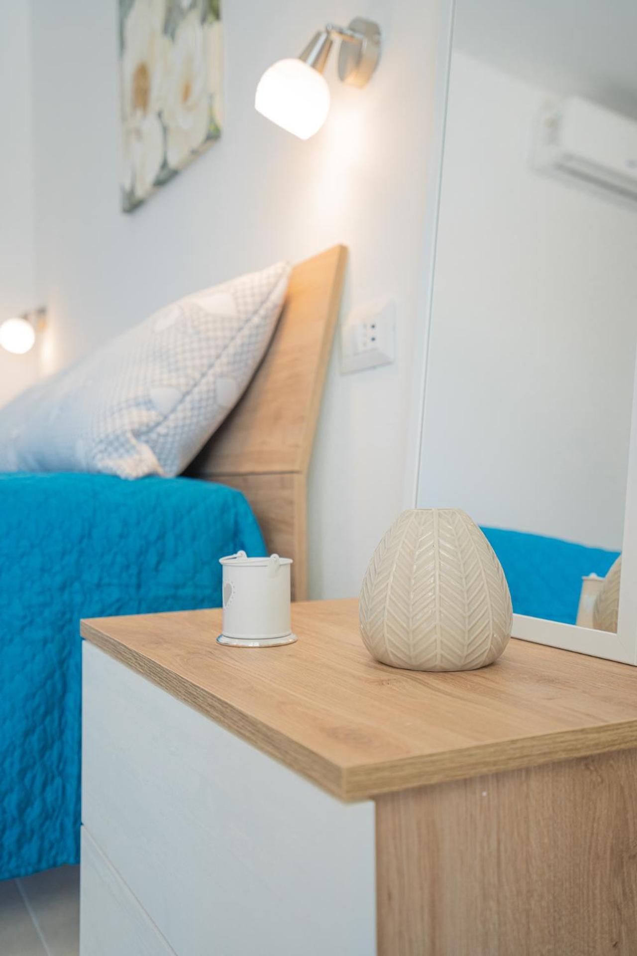 Ambra Holiday Rooms - Rooms & Beach San Teodoro  Exteriör bild