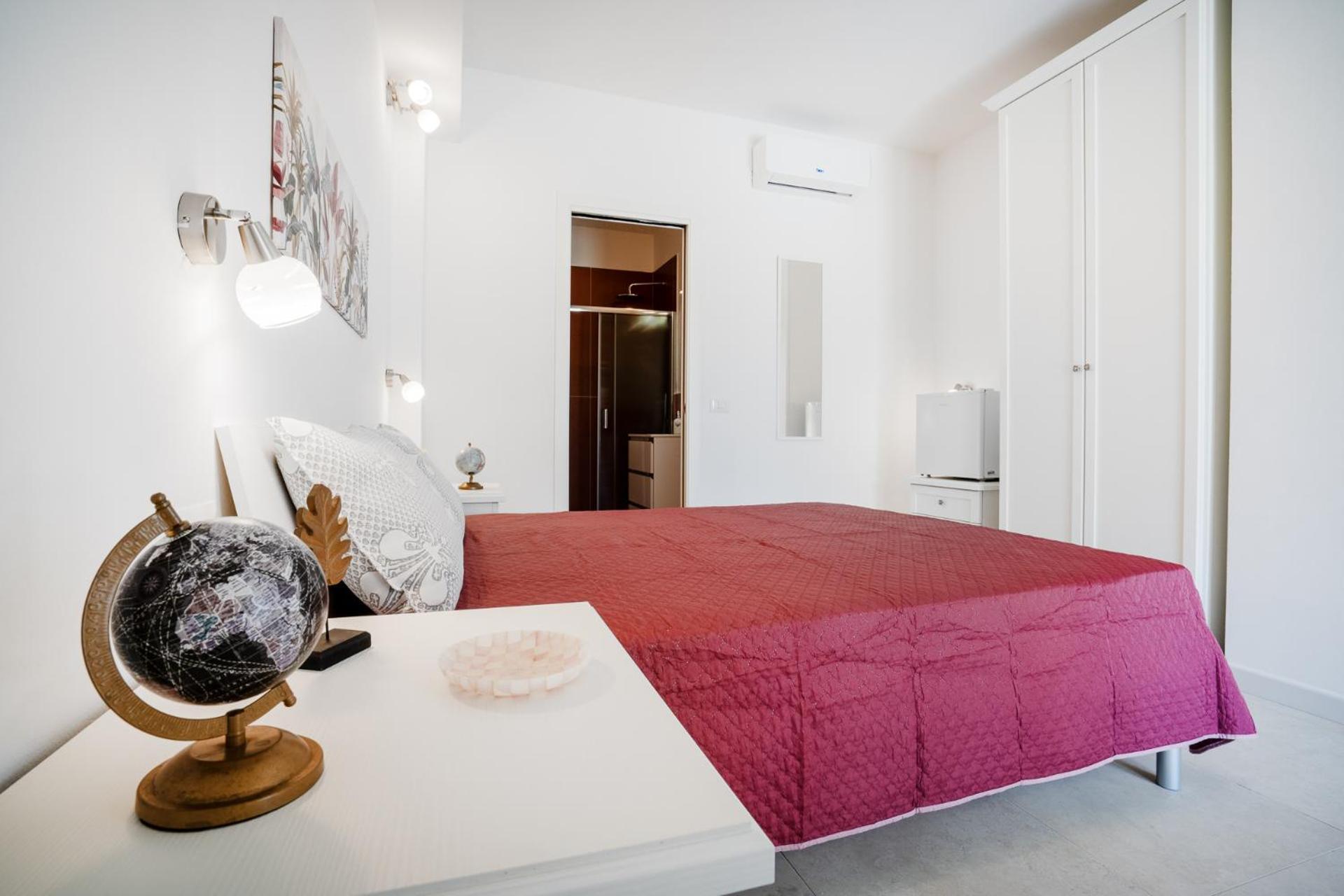 Ambra Holiday Rooms - Rooms & Beach San Teodoro  Exteriör bild