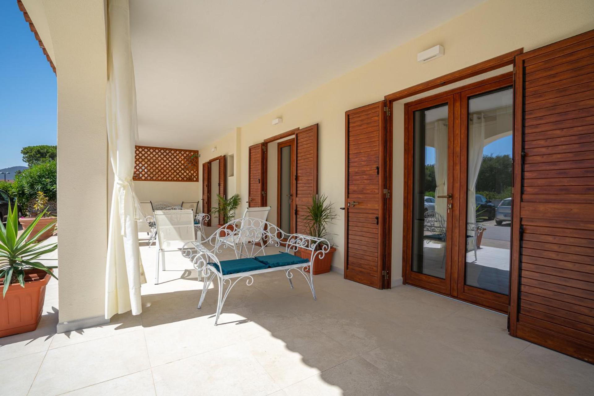 Ambra Holiday Rooms - Rooms & Beach San Teodoro  Exteriör bild